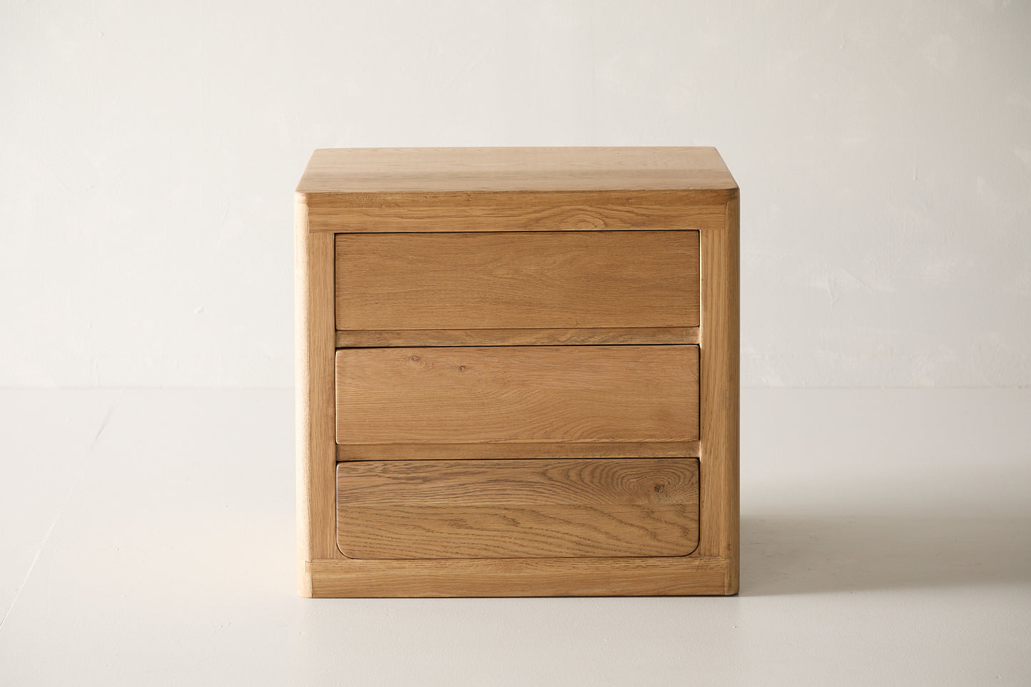 Billie Nightstand
