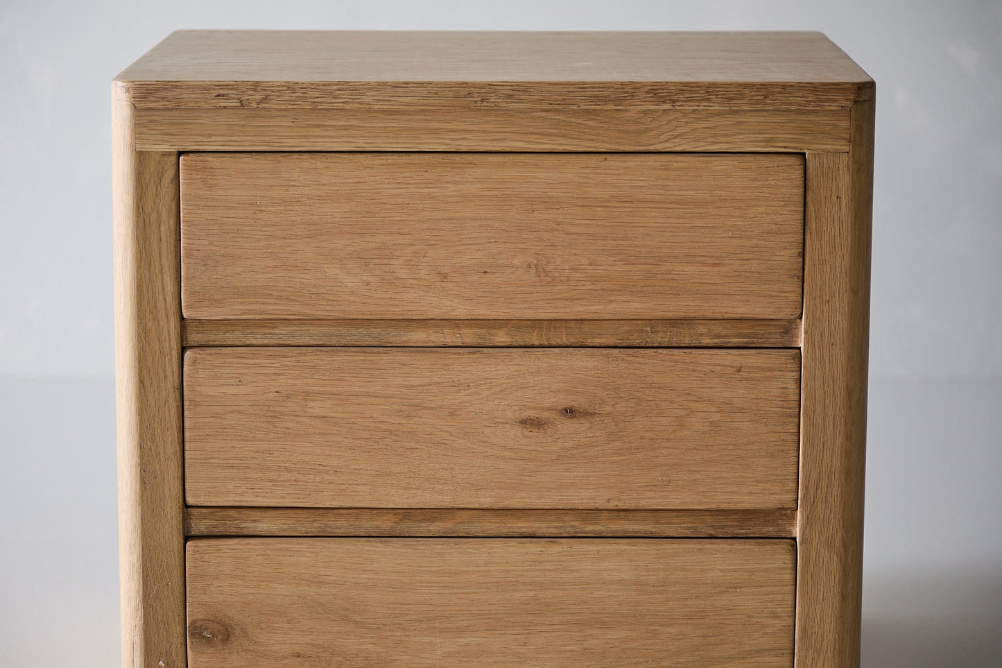 Billie Nightstand