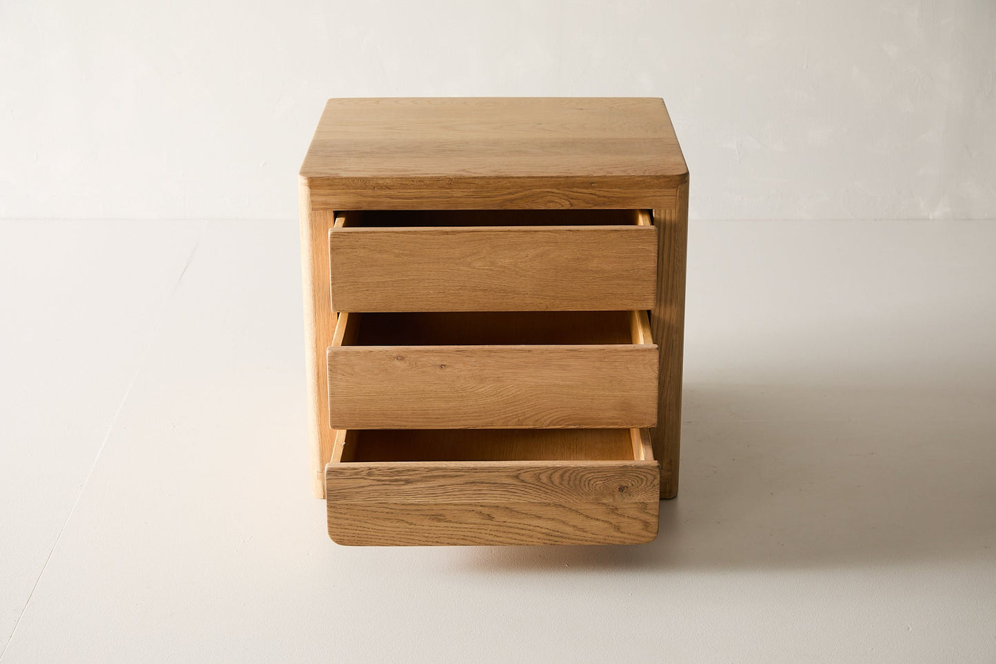 Billie Nightstand