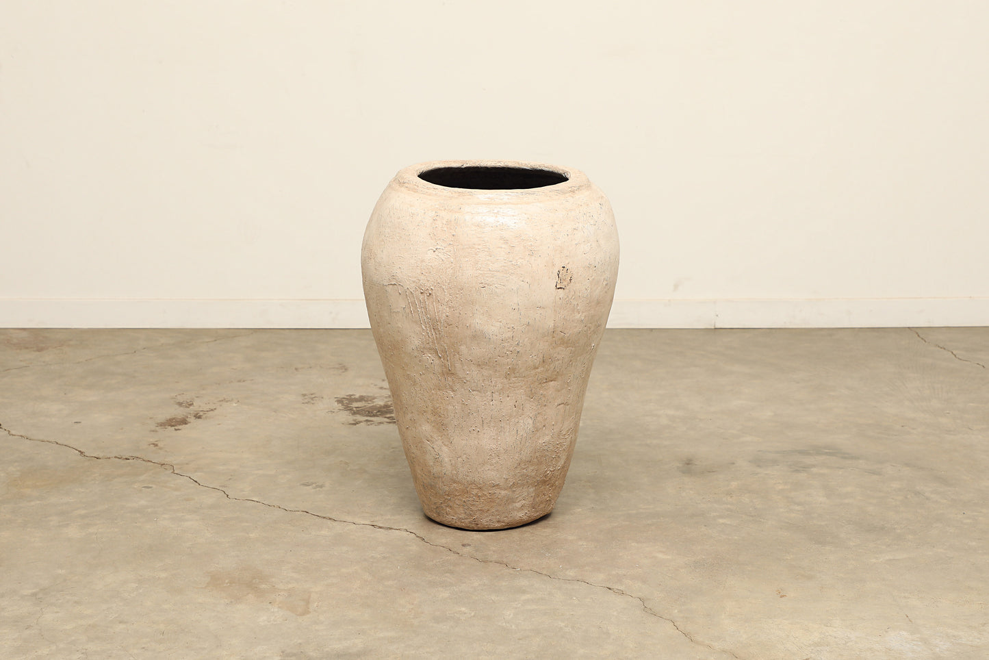 (PP233) Clay Pot (19x19x28)