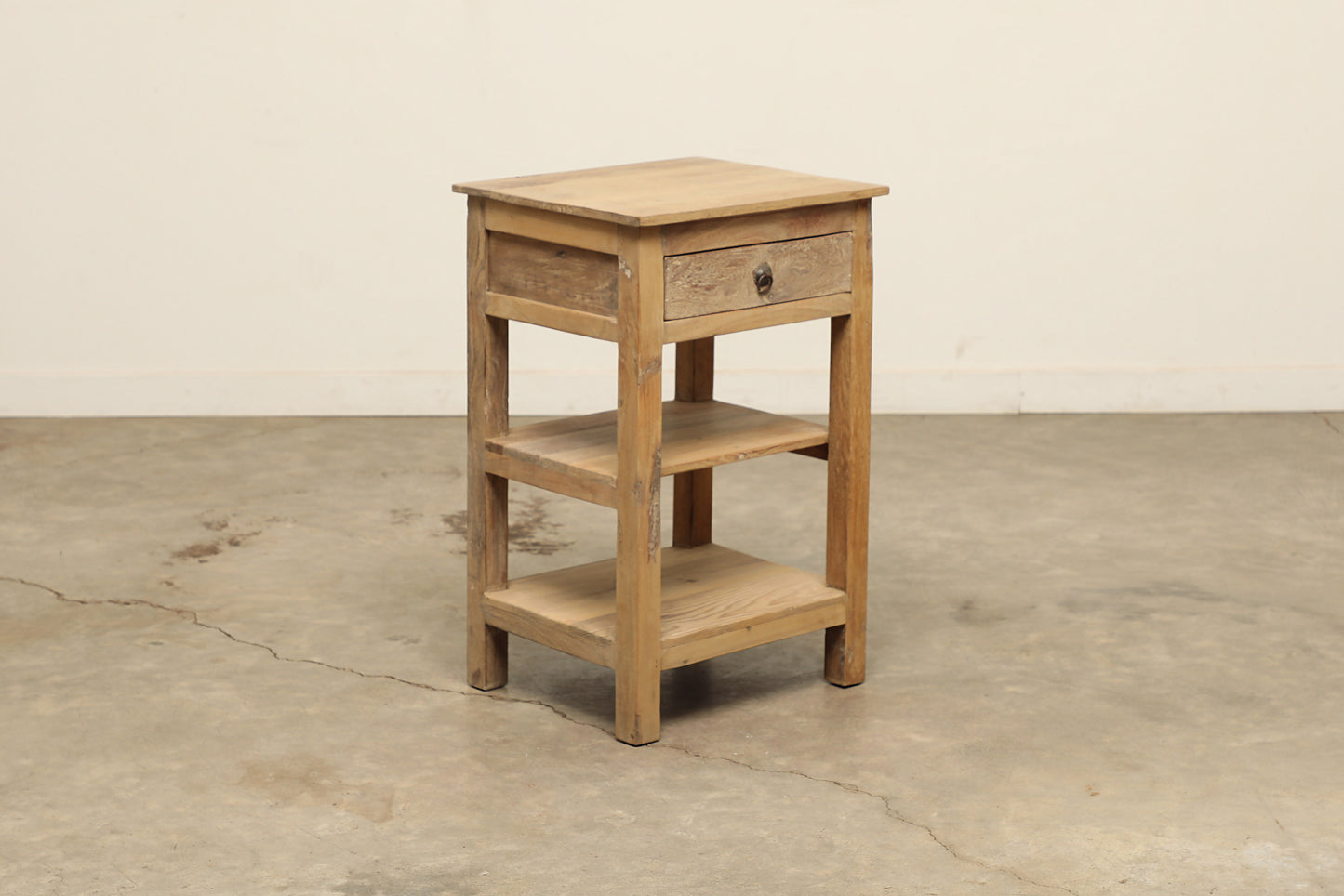 (PP219) Woody Side Table (19x16x30)