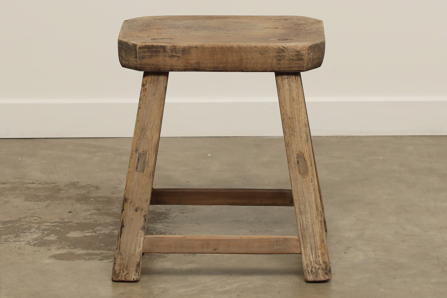 (GAS097) Vintage Elm Stool - Circa 1940 (16x17x19)