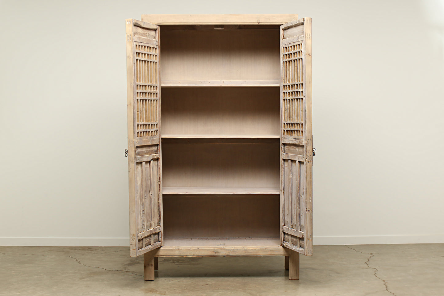 (GAQ053) Vintage Screen Cabinet (51x19x87)