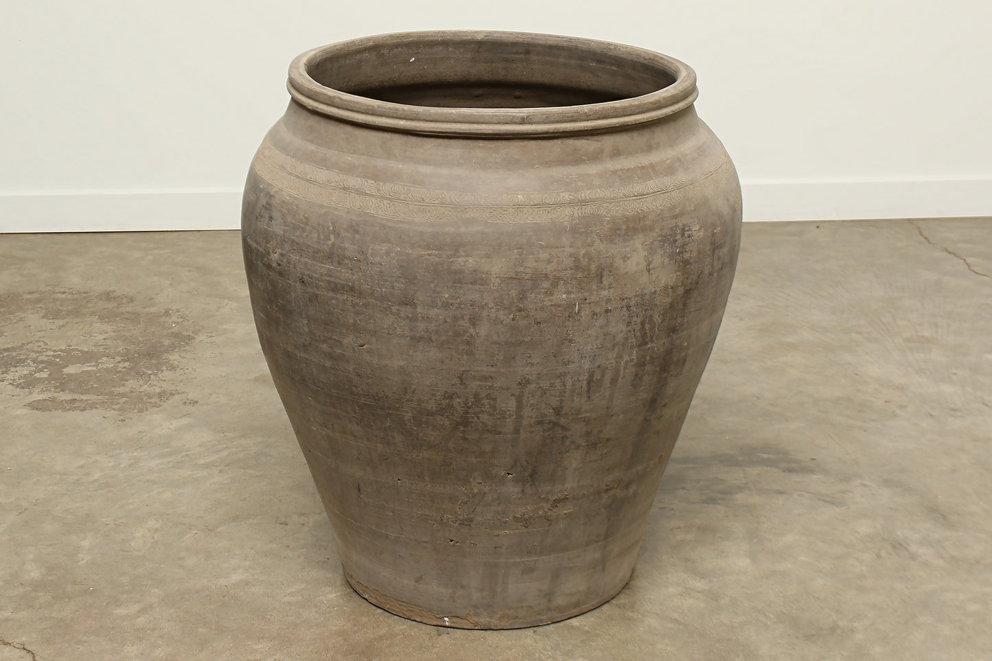 (GAQ023) Vintage Shanxi Water Pot - Circa 1875 (25x25x28)