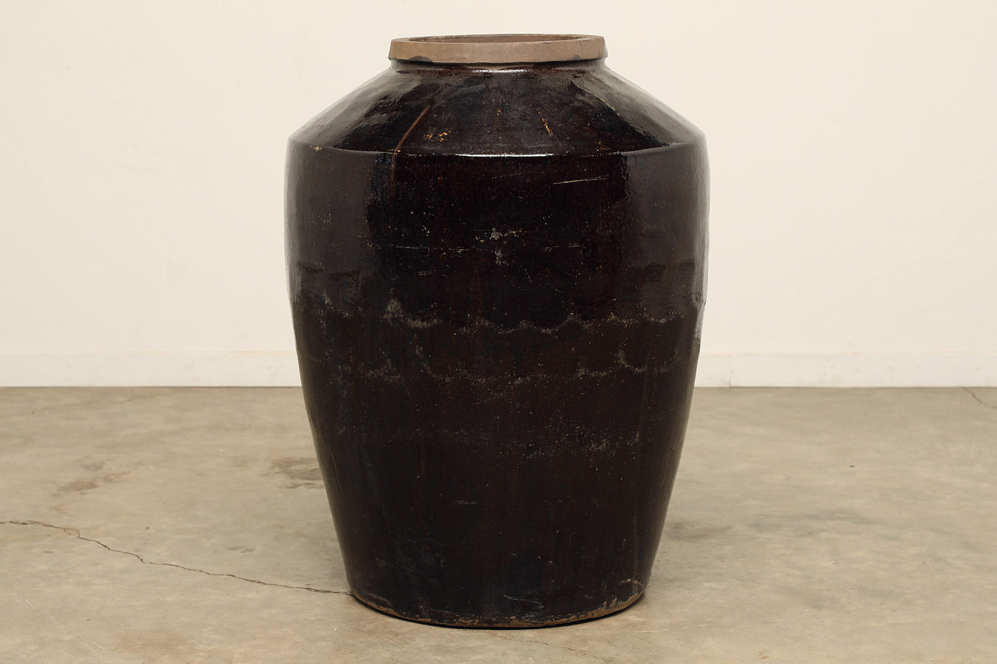 (GAV087) Vintage Black Porcelain Pot - Circa 1960 (31x31x42)