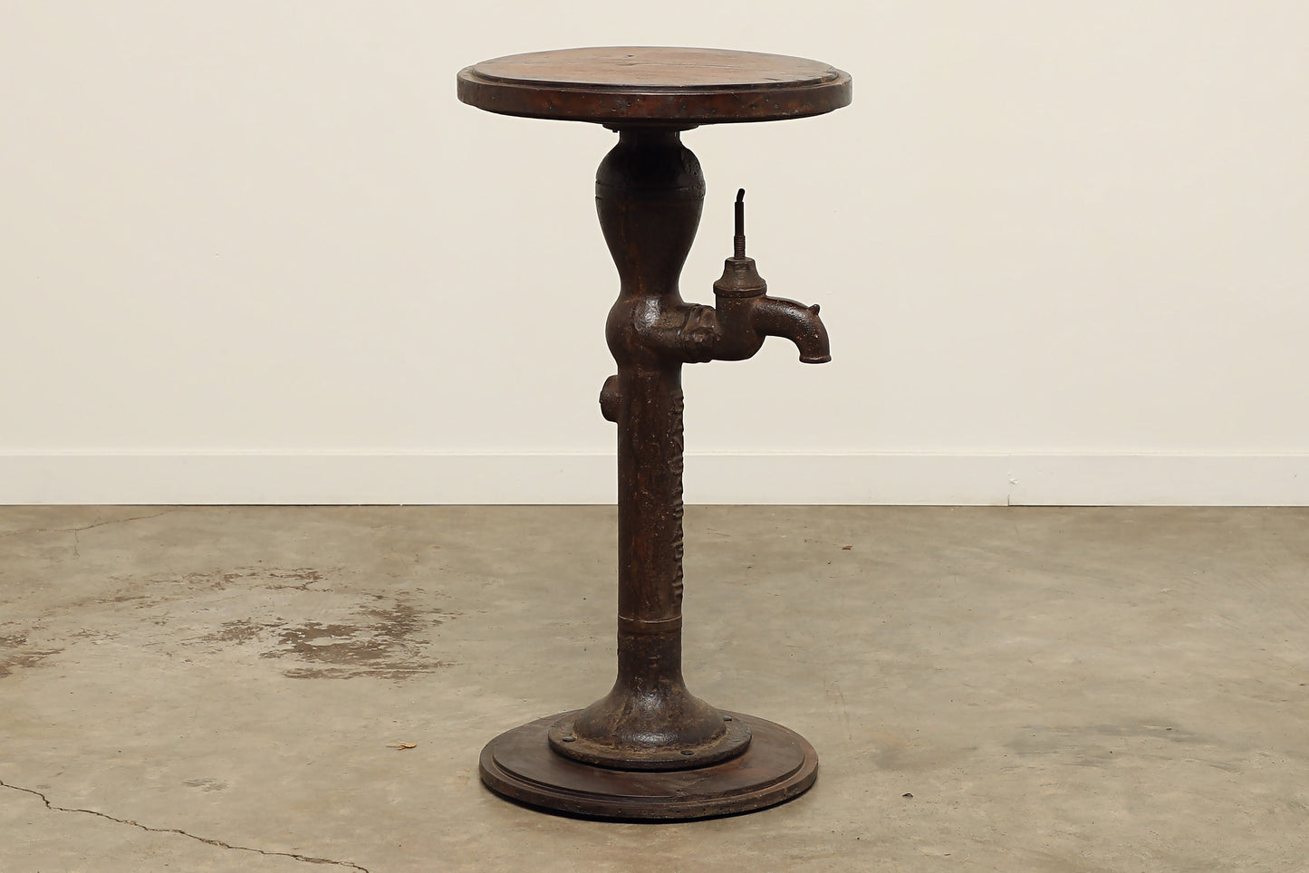 (SCP121) Old Well Garden Table (21x21x37)