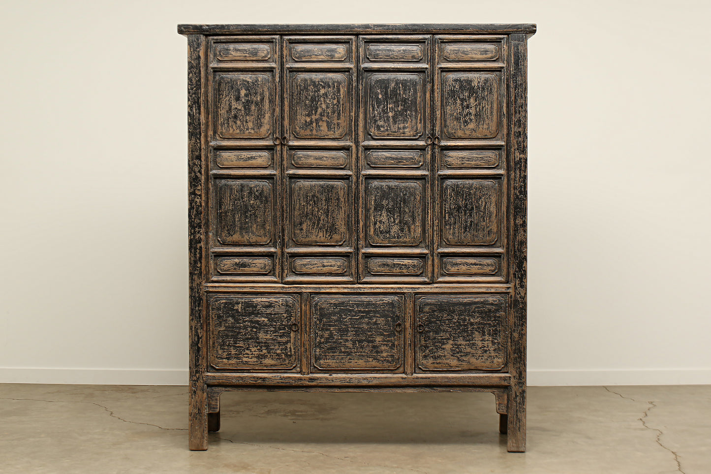 (GAQ054) Vintage Lacquer Cabinet - Circa 1800 (62x20x75)