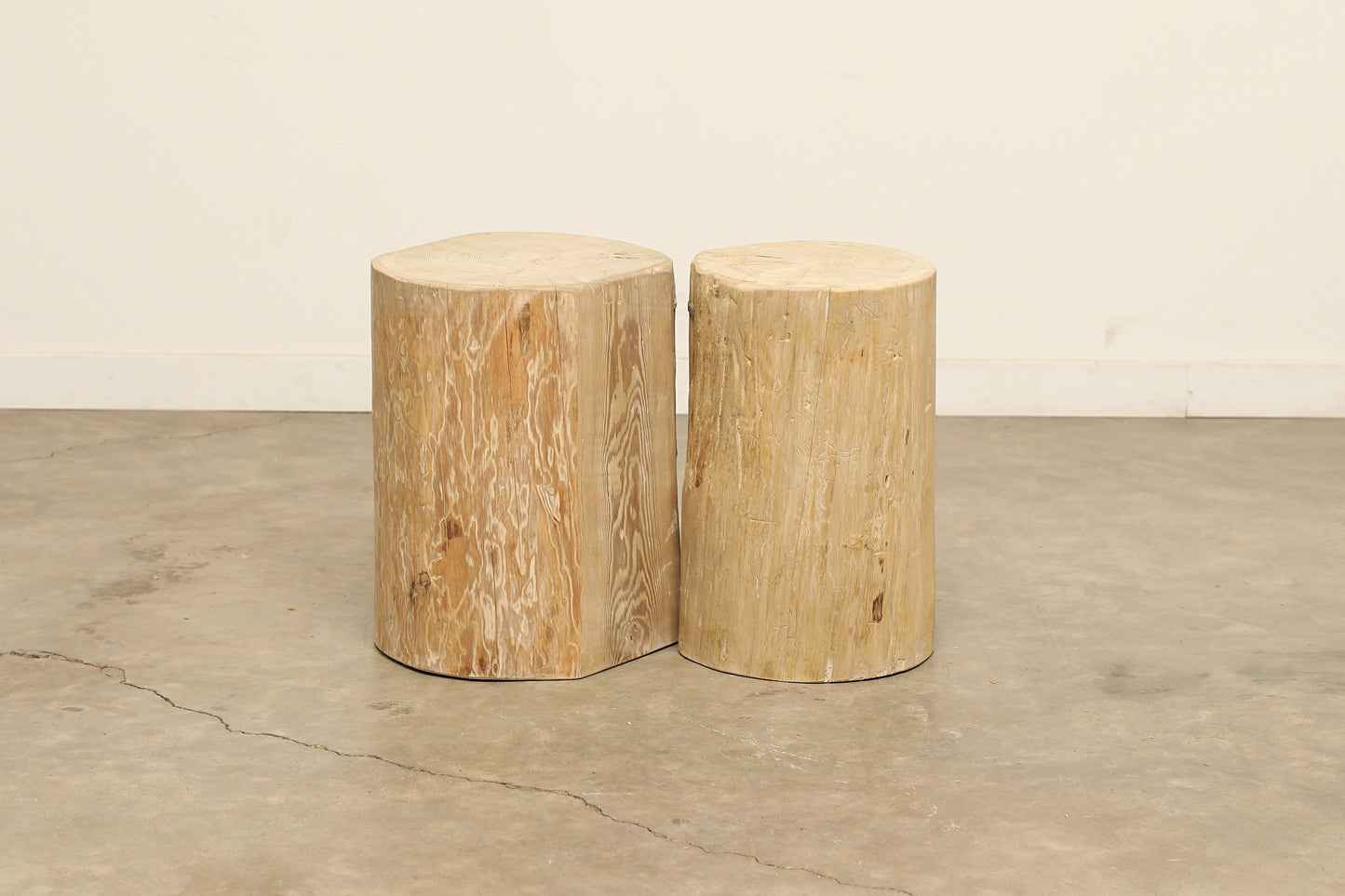 (GAV089) Reclaimed Pine Side Table (13x12x19)