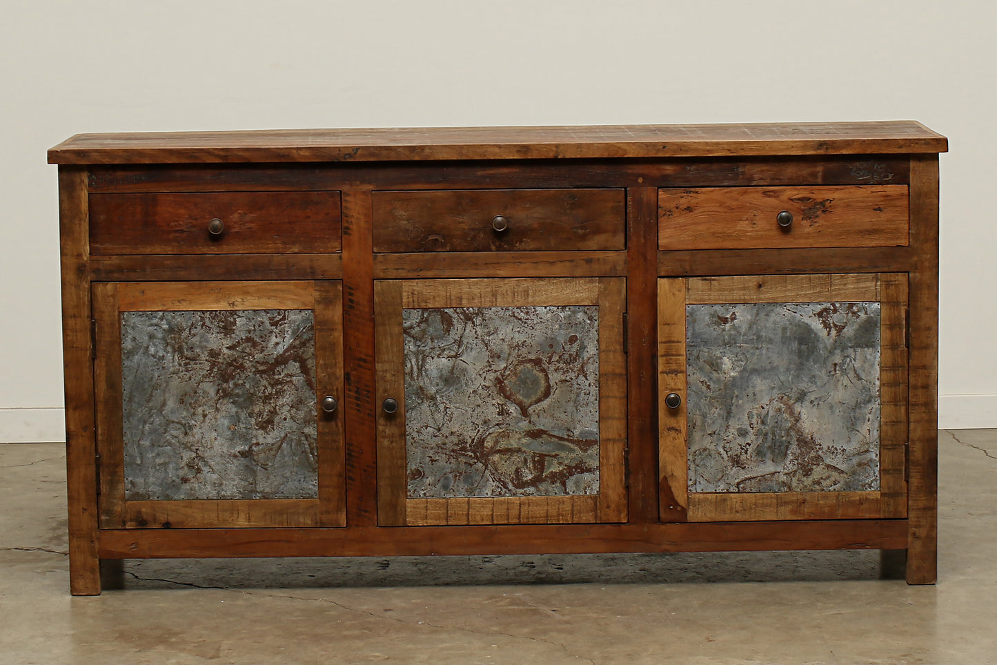 (SCA022A) 3 Door Kalvin Sideboard (70x18x36)