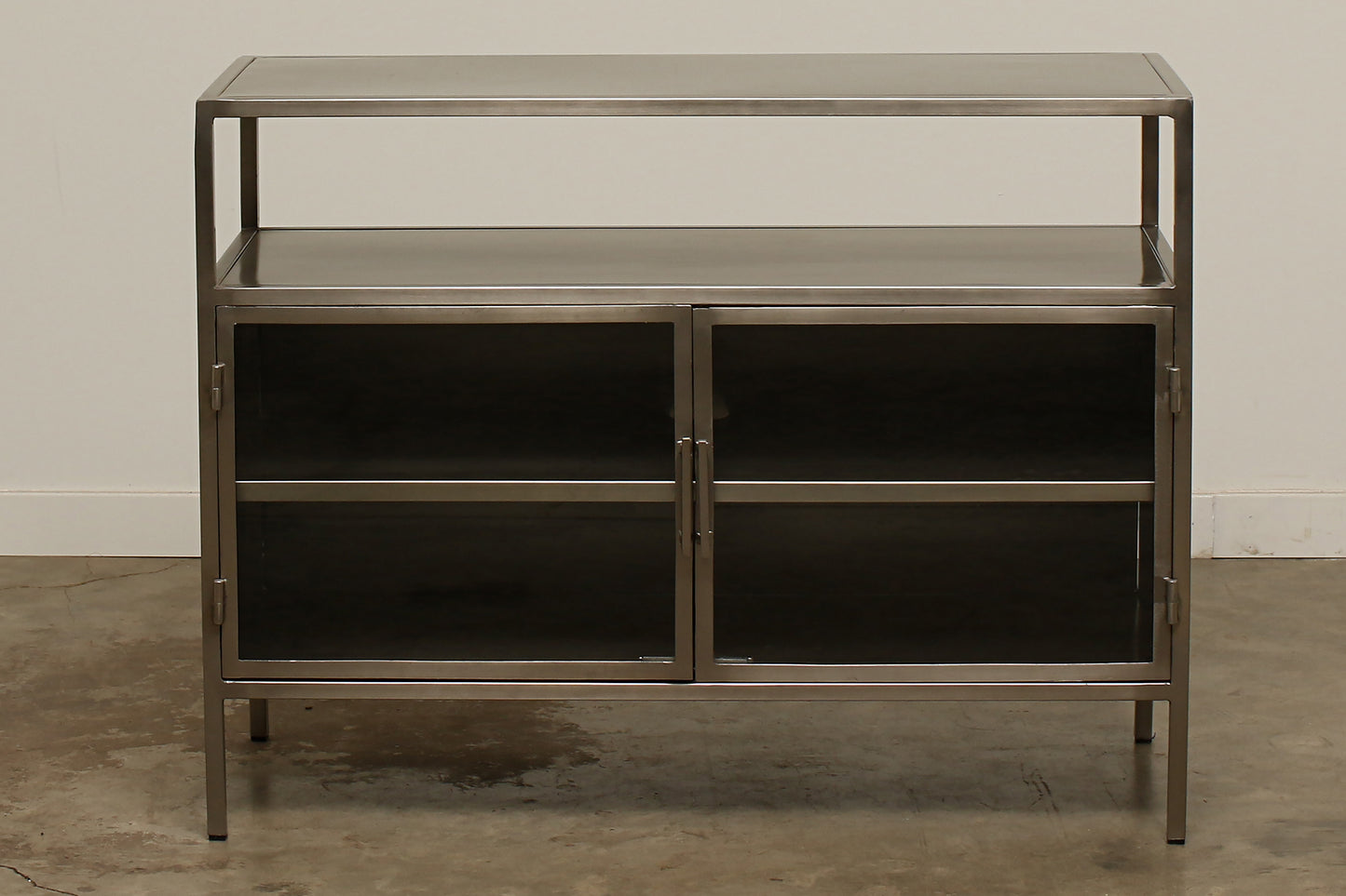 Small Nikki Media Console