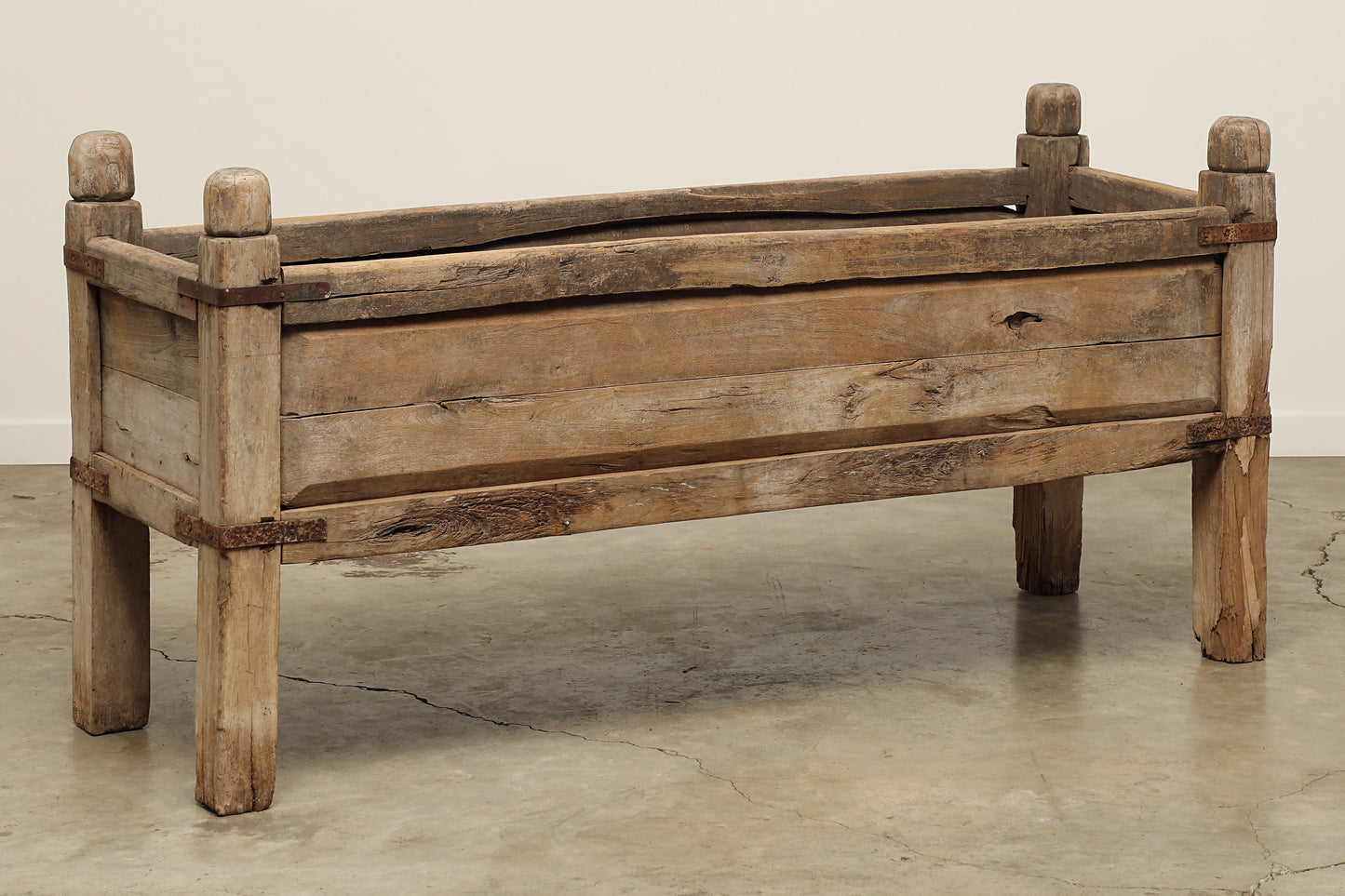 (SCP106) Vintage Planter (72x25x36)