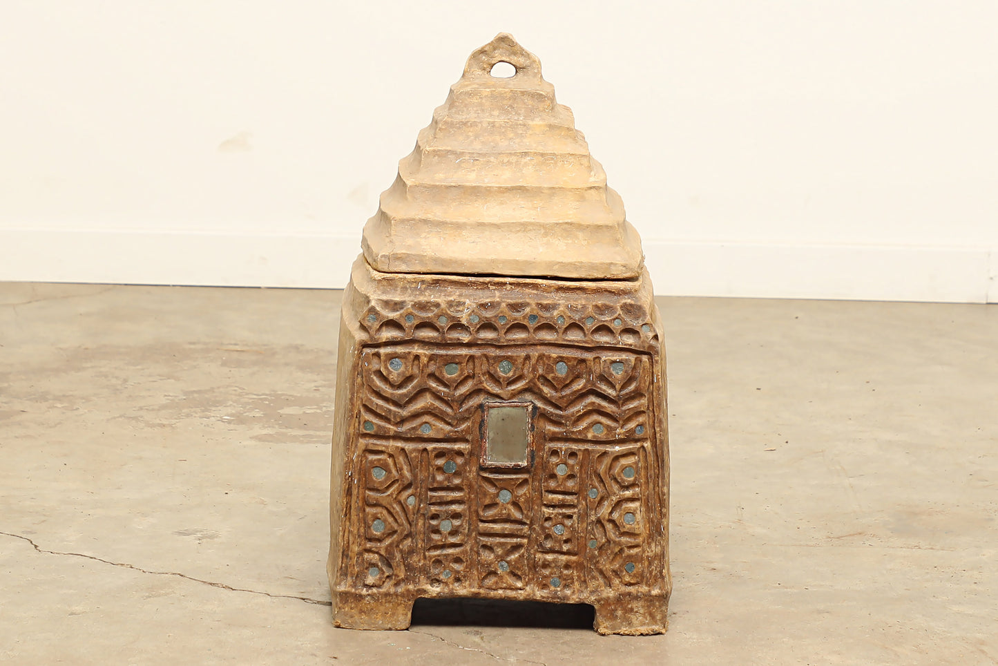 (SCG029) Vintage Paper Machet (16x13x27)