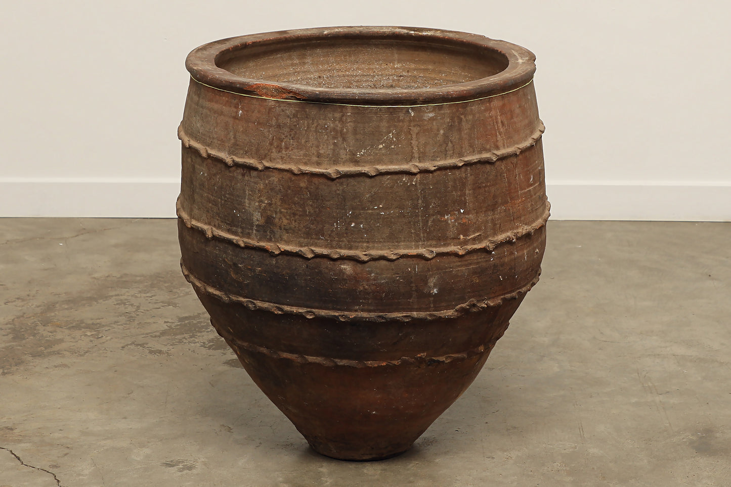 (IWB411) Vintage Turkish Dagar Pot (24x24x27)