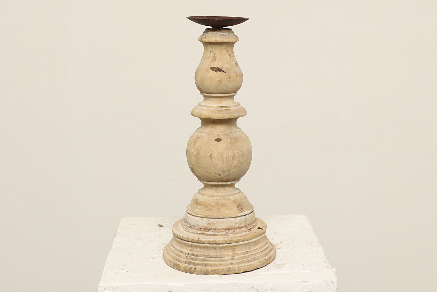 (SCP139) Banister Candle Stand (6x6x16)