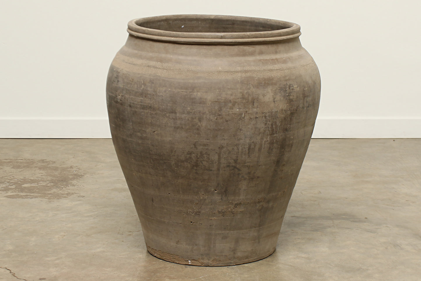 (GAQ023) Vintage Shanxi Water Pot - Circa 1875 (25x25x28)