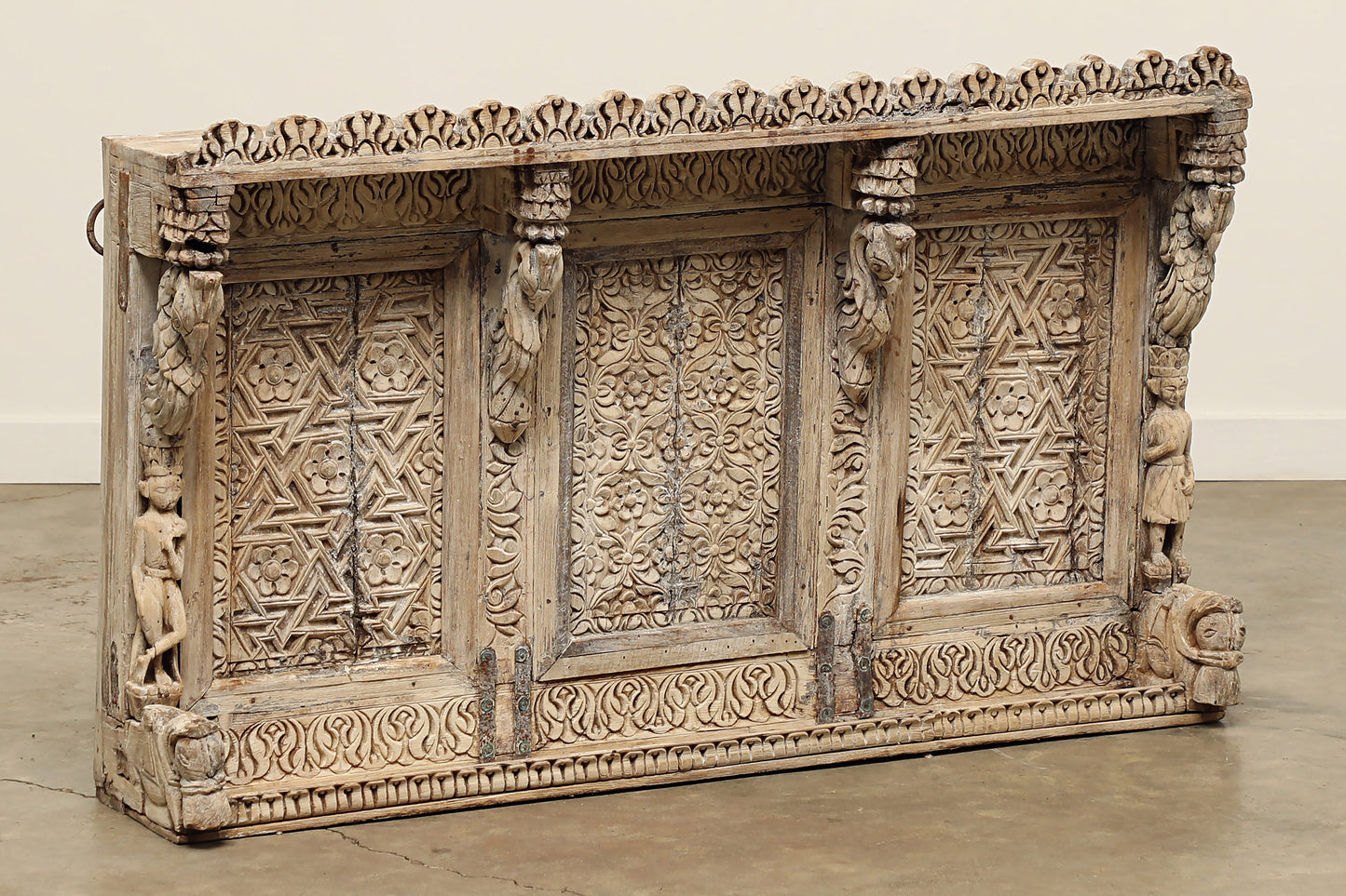 (SCP103) Vintage Carved Panel (50x11x29)