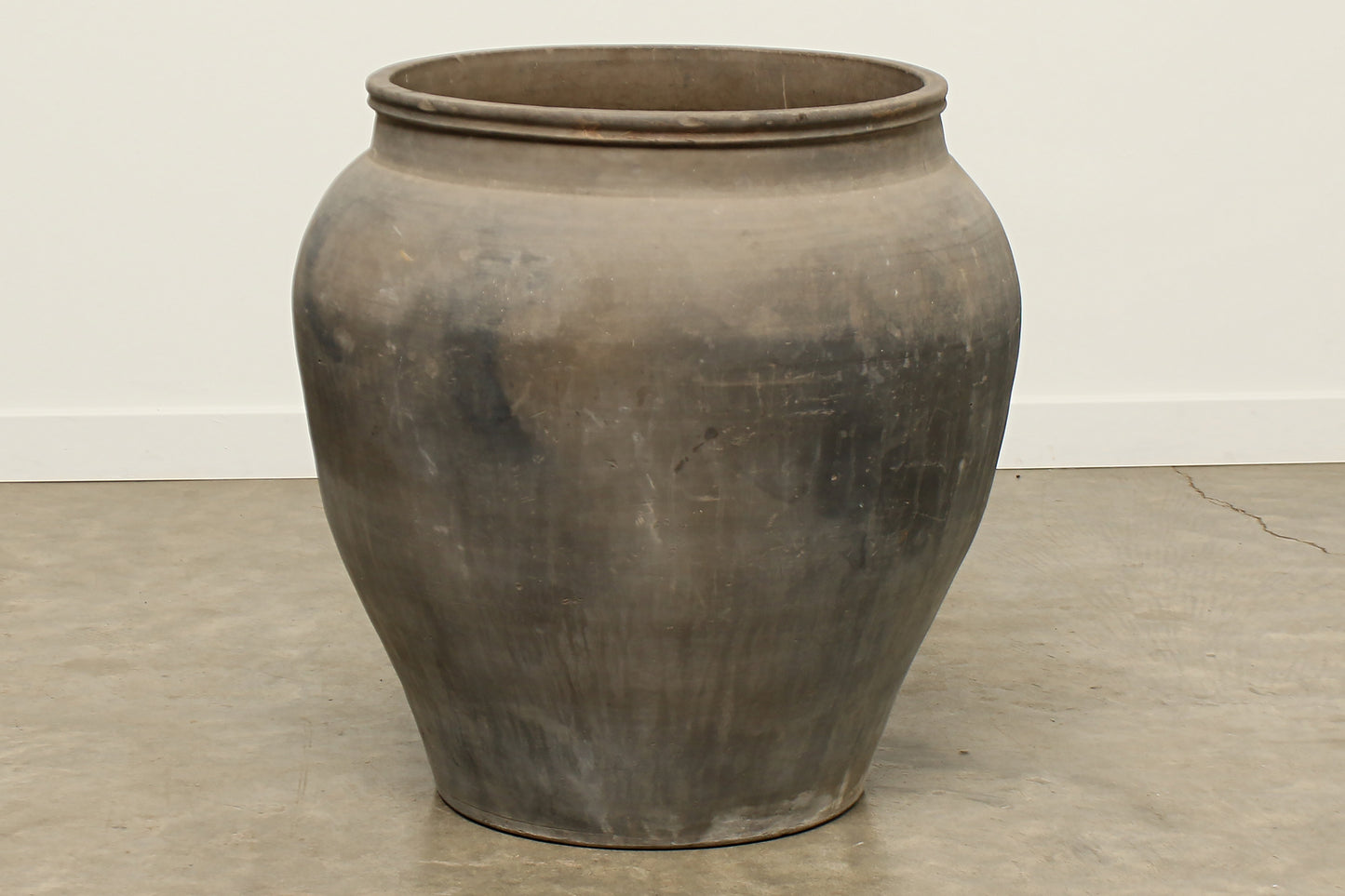 (GAQ041) Vintage Shanxi Water Pot - Circa 1875 (26x26x26)