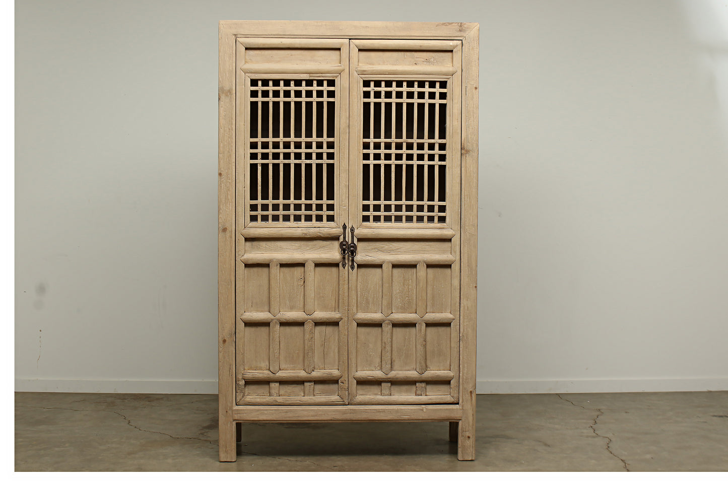 (GAP045) Elm Screen Cabinet (45x19x73)
