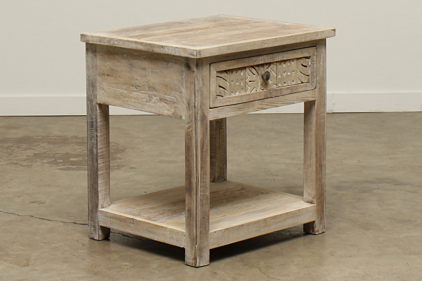 Leo Nightstand