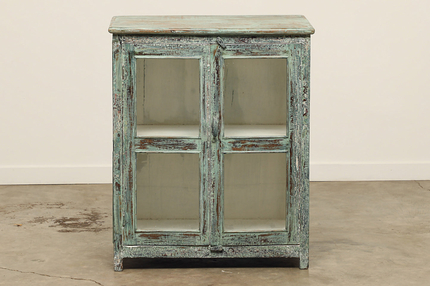 (SCP125) Vintage Painted Cabinet (32x19x38)