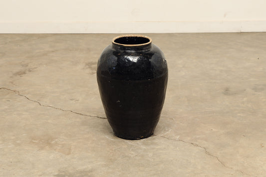 (GAV017) Vintage Black Porcelain Pot - Circa 1940 (14x14x20)