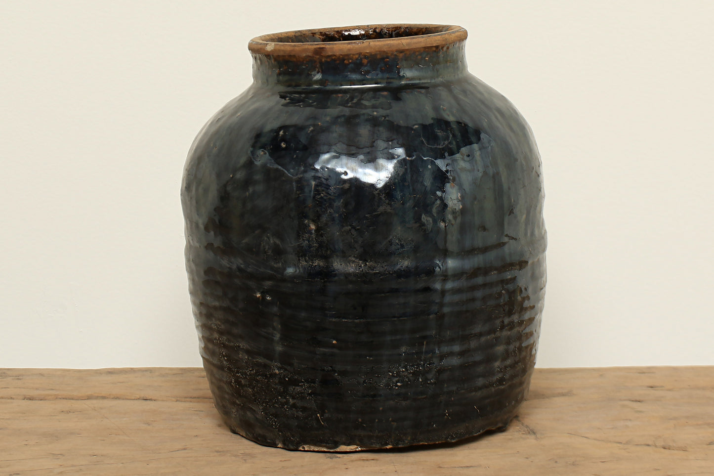 (GAQ010) Vintage Lacquer Pot - Circa 1900 (10x10x11)