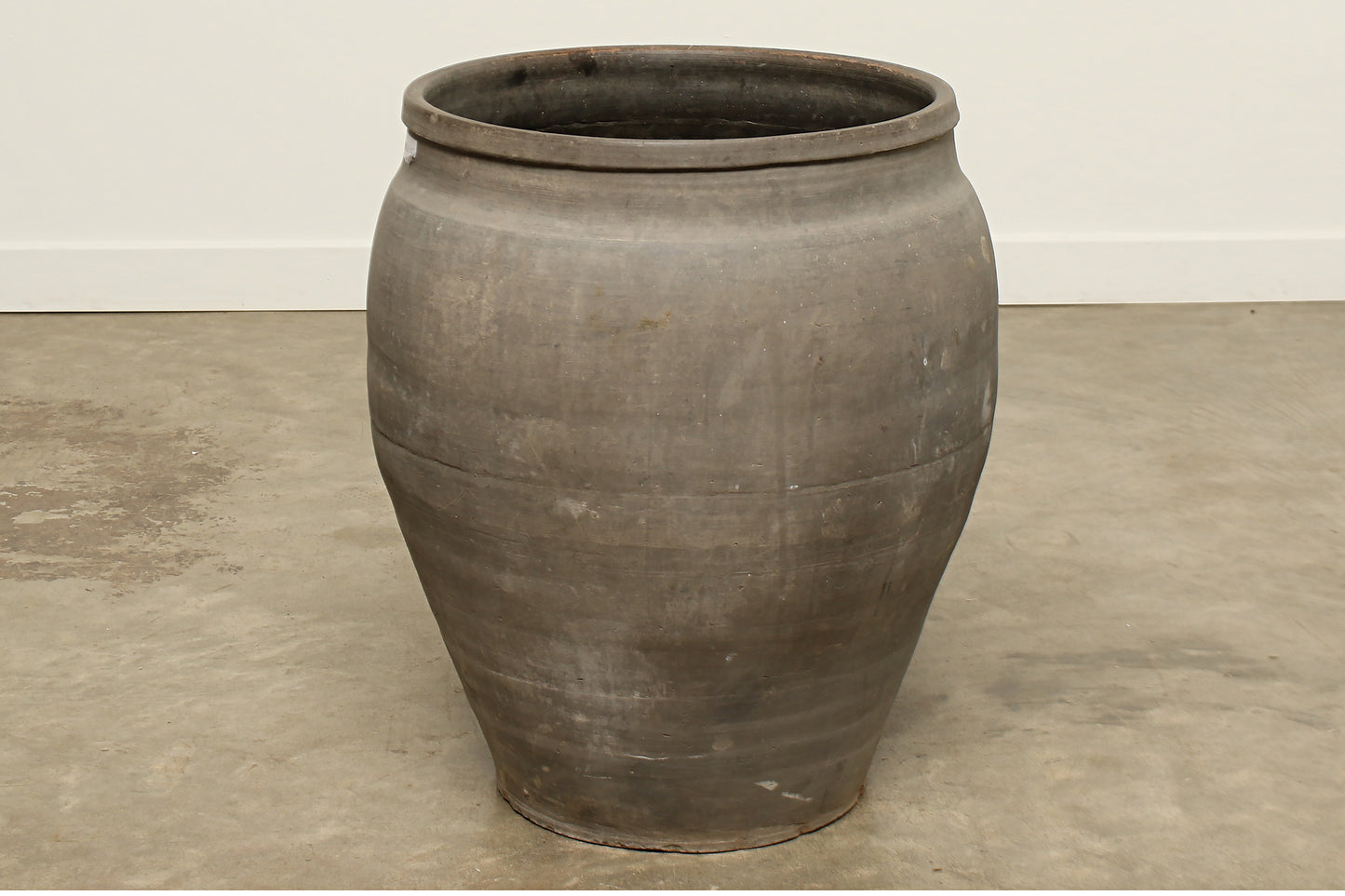(GAQ038) Vintage Shanxi Water Pot - Circa 1875 (20x20x23)