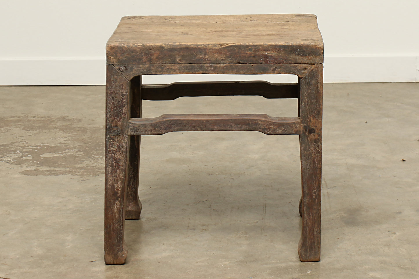 (GAQ089) Vintage Pine Side Table - Circa 1940 (18x14x19)
