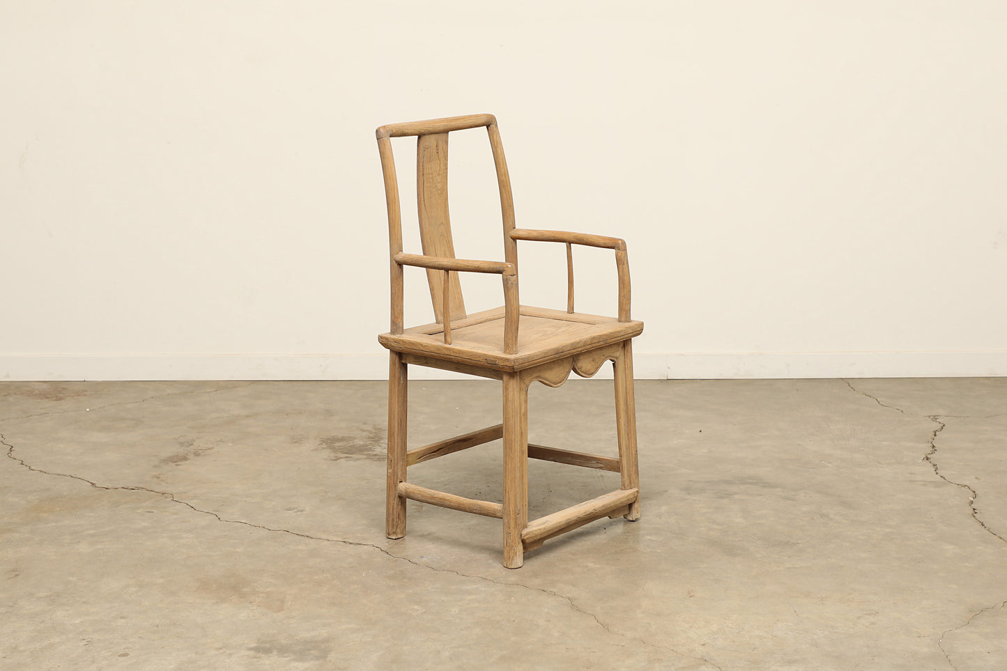 (GAV055) Vintage Elm Henan Chair - Circa 1920 (22x17x41)