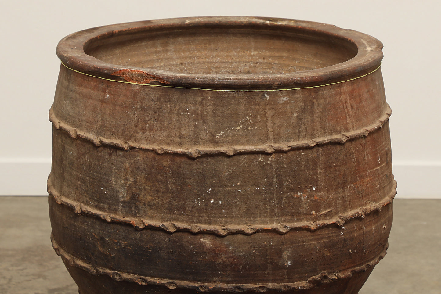 (IWB411) Vintage Turkish Dagar Pot (24x24x27)