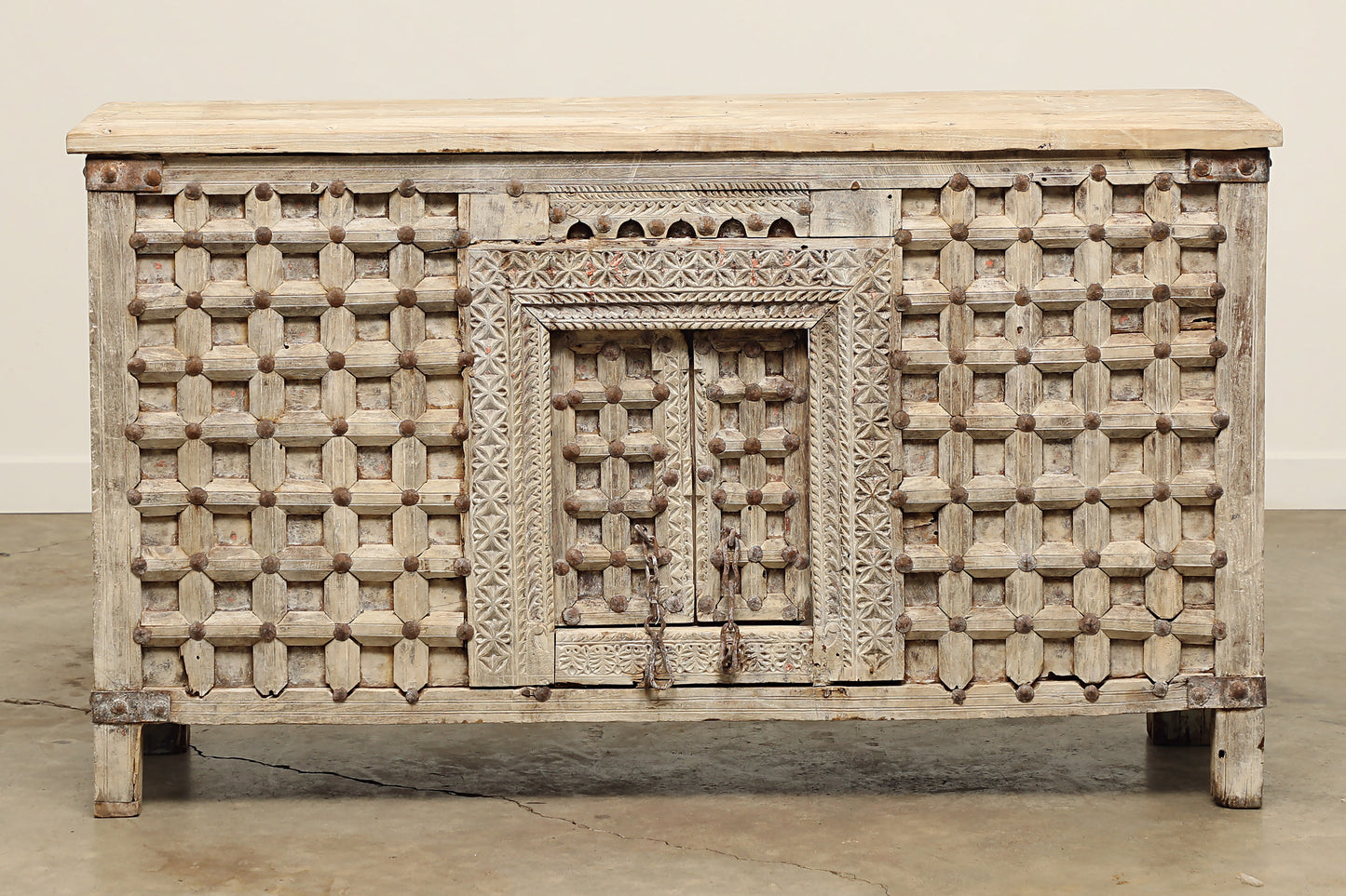(SCP082) Vintage Carved Counter (60x17x35)
