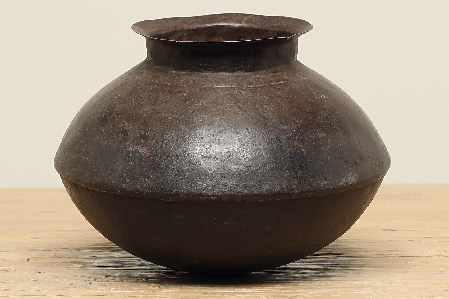 (PP055 ) Vintage Oil Pot (12x12x9)