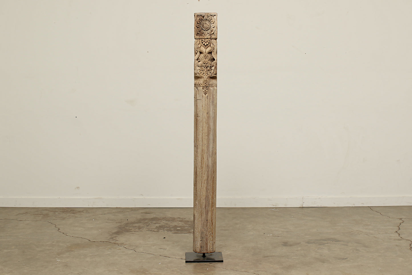 (NN063) Vintage Carved Pillar (6x6x66)
