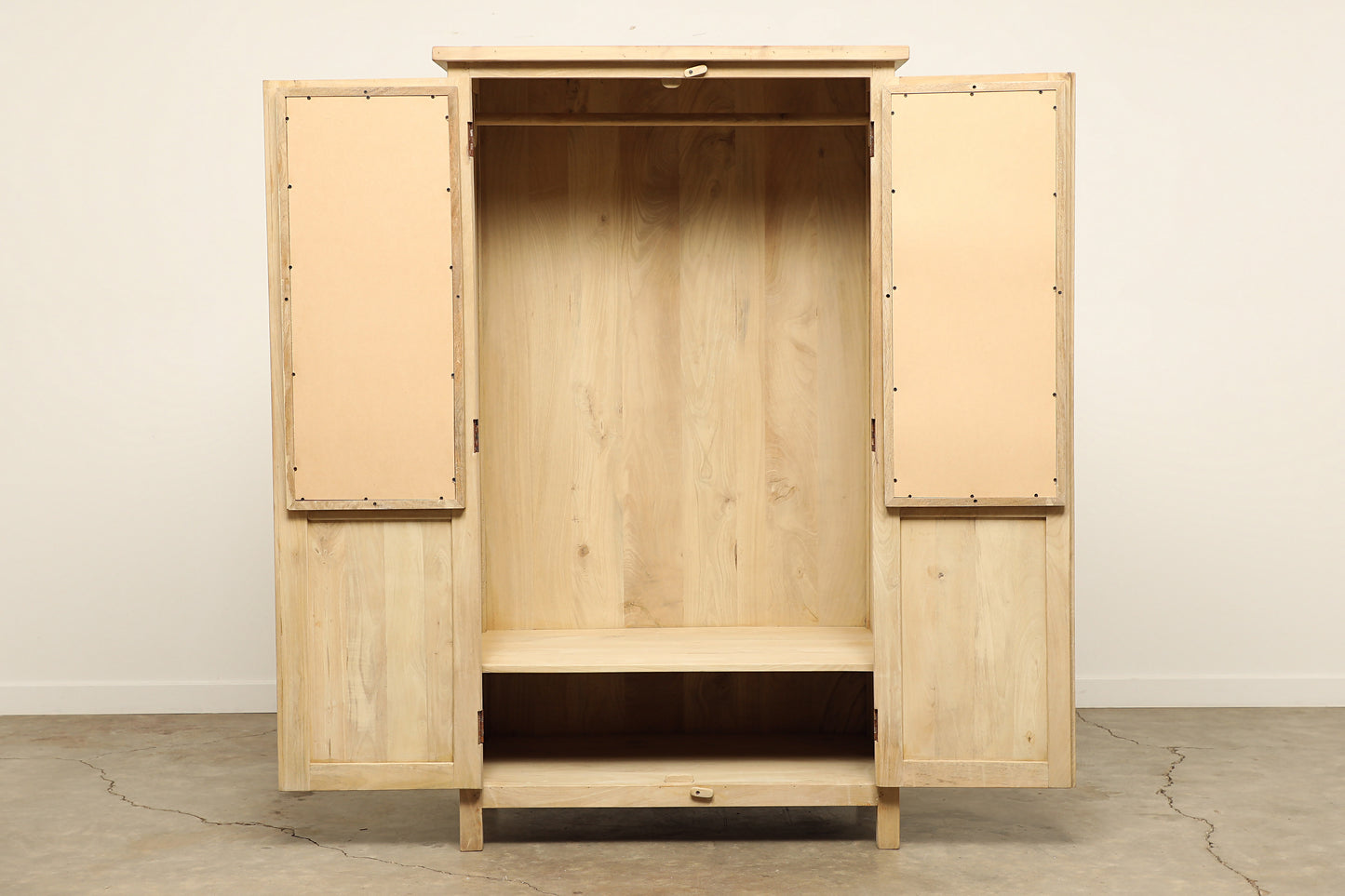 (PP190) Vintage Shutter Cabinet (0x0x0)