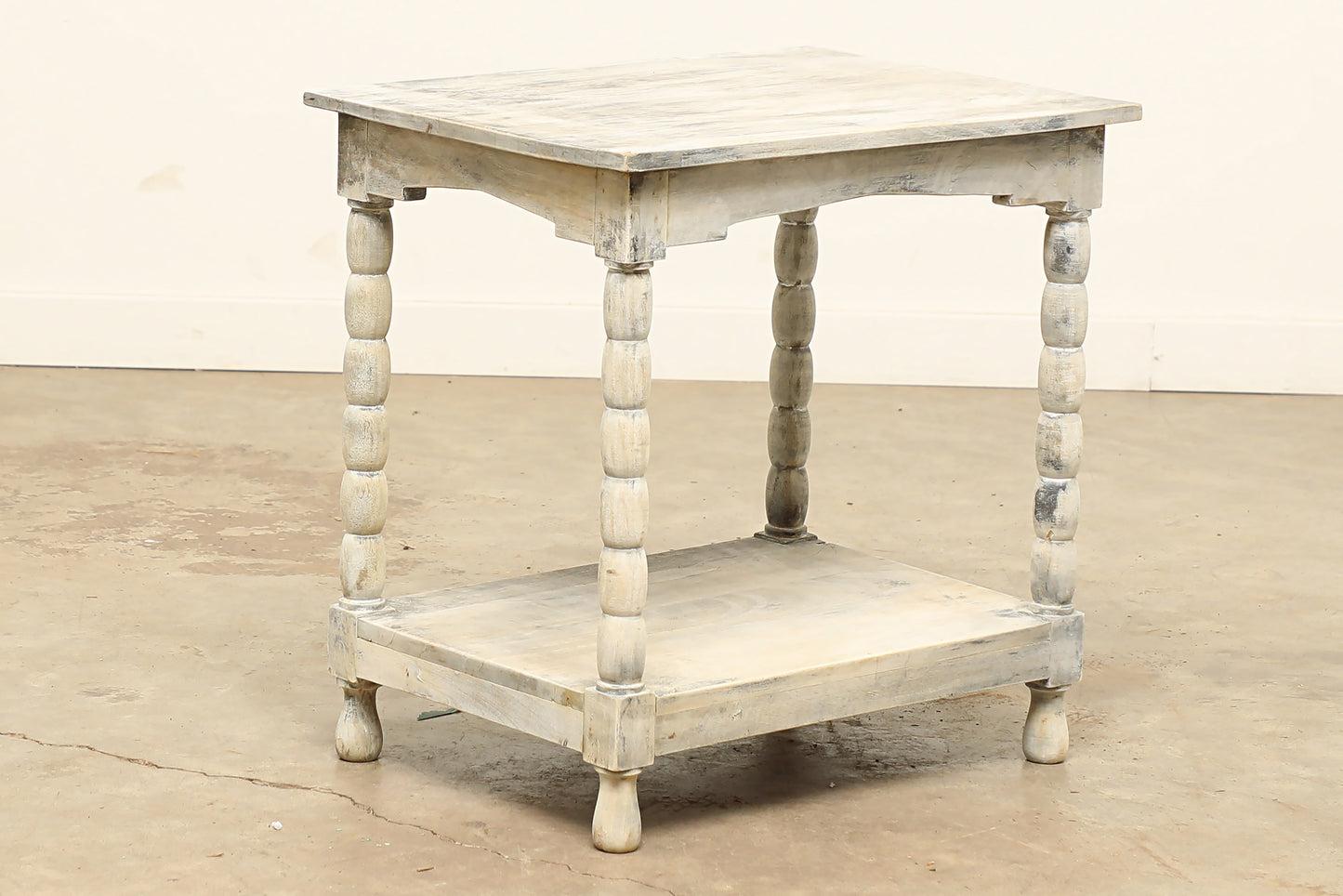 (SCG108) Vintage Carved Side Table (25x18x25)