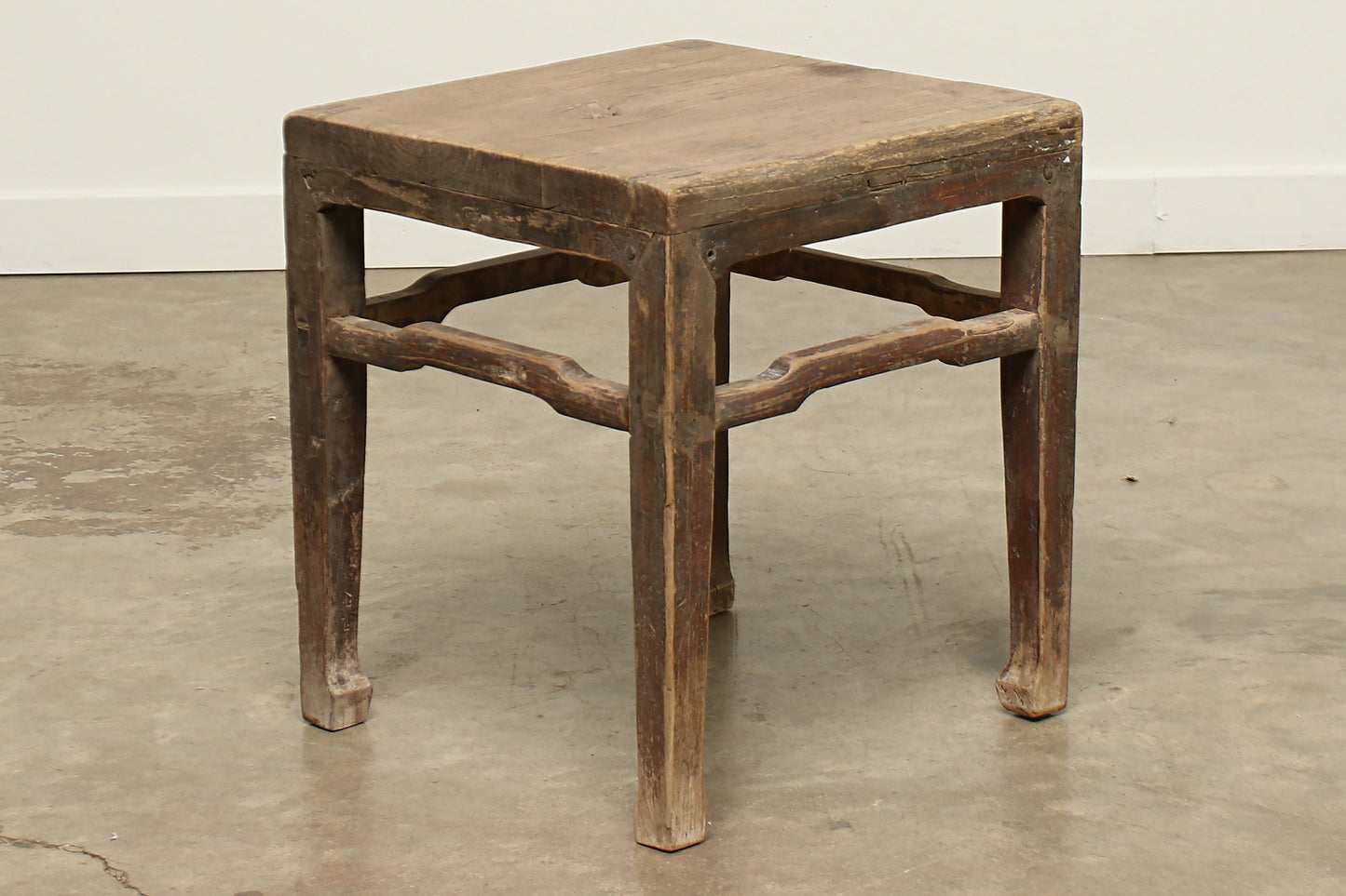 (GAQ099) Vintage Pine Side Table - Circa 1940 (17x17x19)