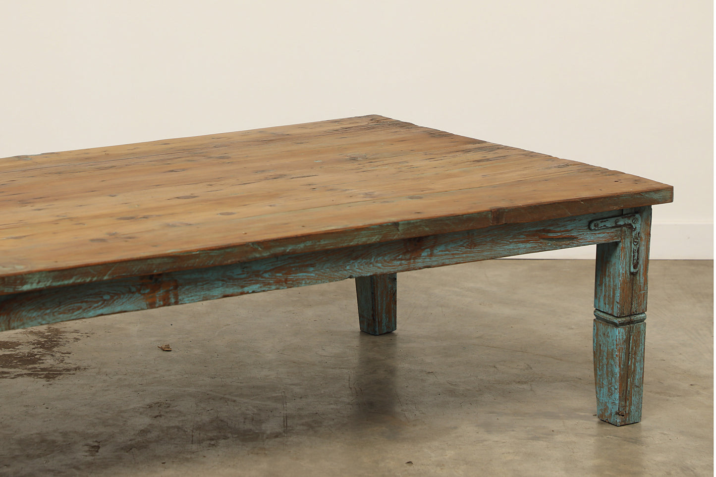 (SCP060) Vintage Painted Coffee Table (64x38x19)