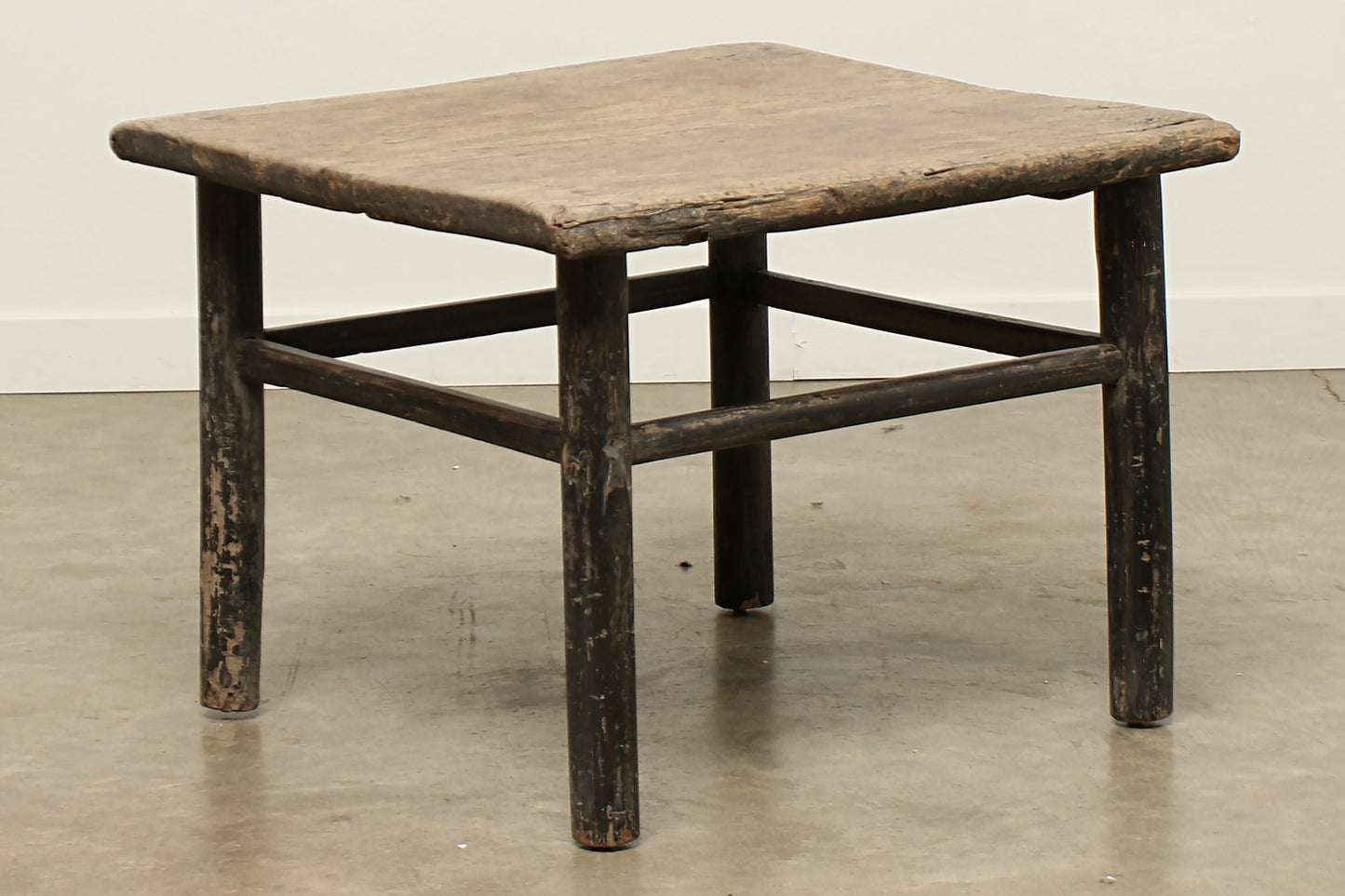 (GAQ100) Vintage Elm Side Table - Circa 1900 (28x26x20)