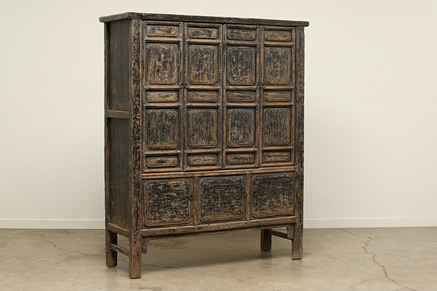 (GAQ054) Vintage Lacquer Cabinet - Circa 1800 (62x20x75)