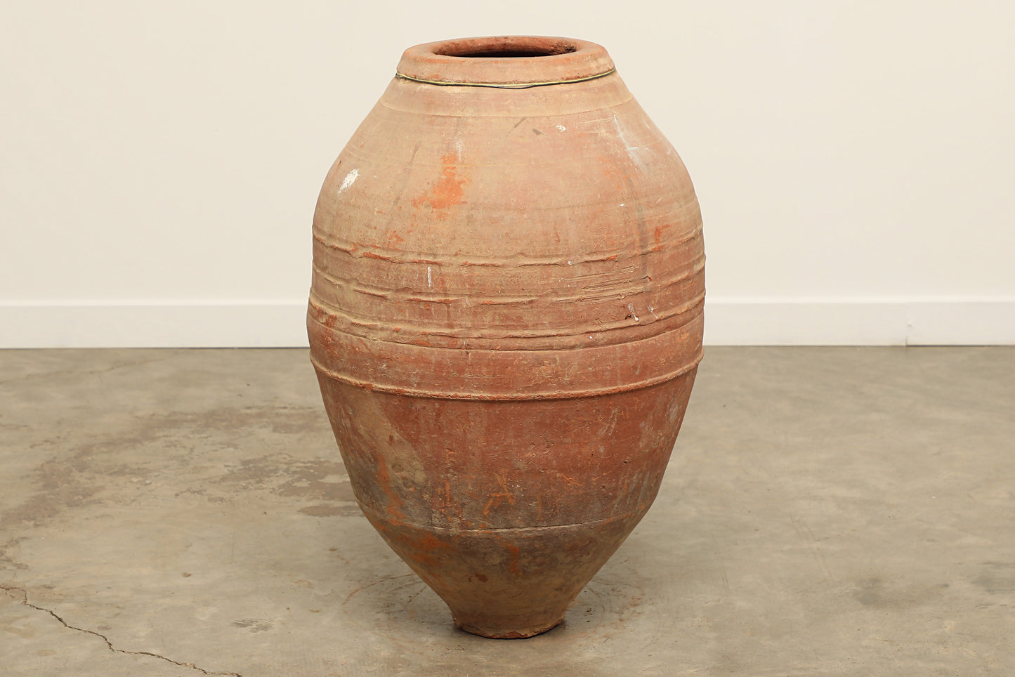(IWB391) Vintage Turkish Pot (21x21x32)