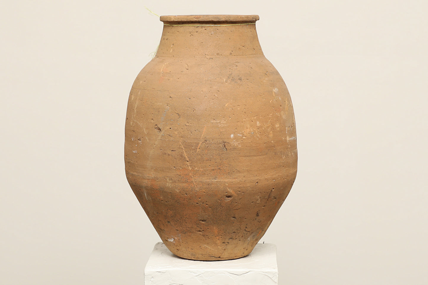 (IWB251) Vintage Turkish Pot (16x16x24)