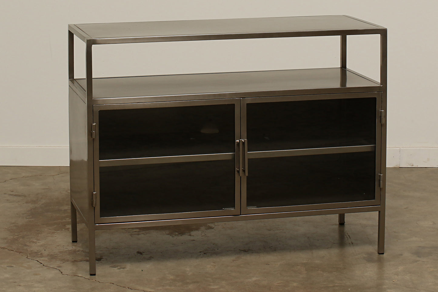 Small Nikki Media Console