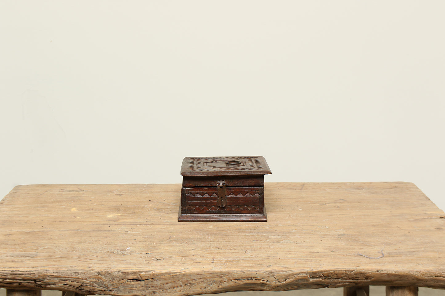(PP018 ) Vintage Jewelry Box (7x7x4)
