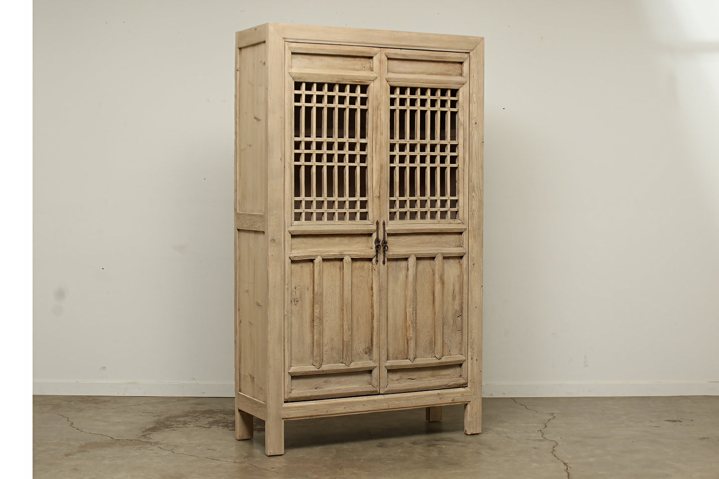 (GAL015) Vintage Screen Cabinet (50x19x87)