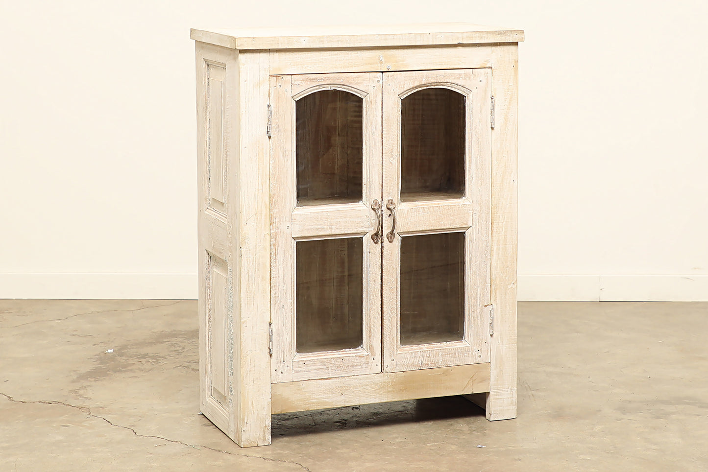 (SCG053) Vintage Cabinet (31x15x40)