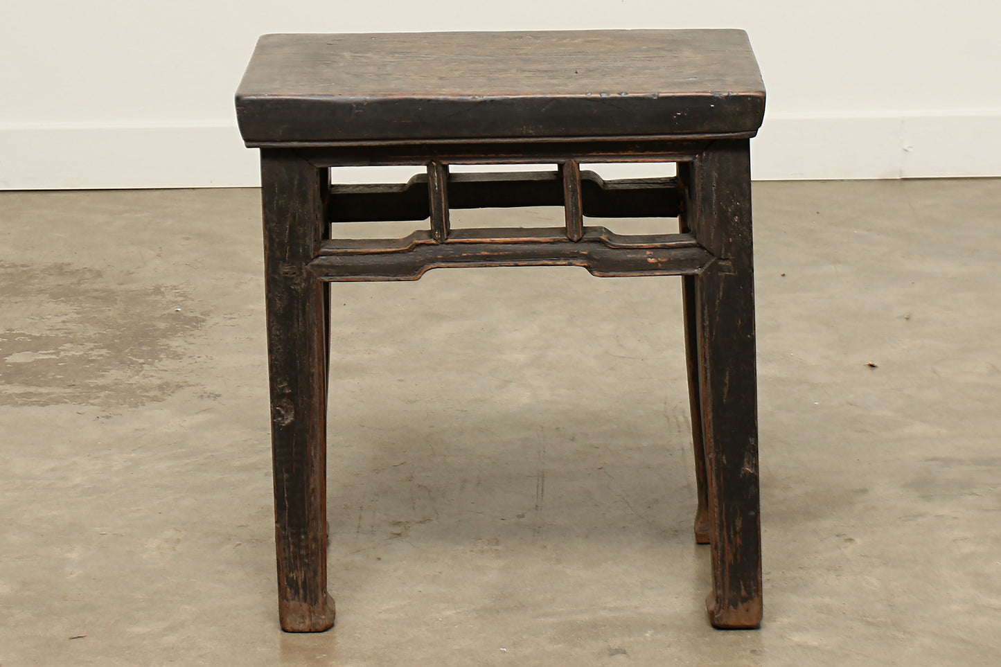 (GAQ087) Vintage Pine Side Table - Circa 1940 (18x12x19)