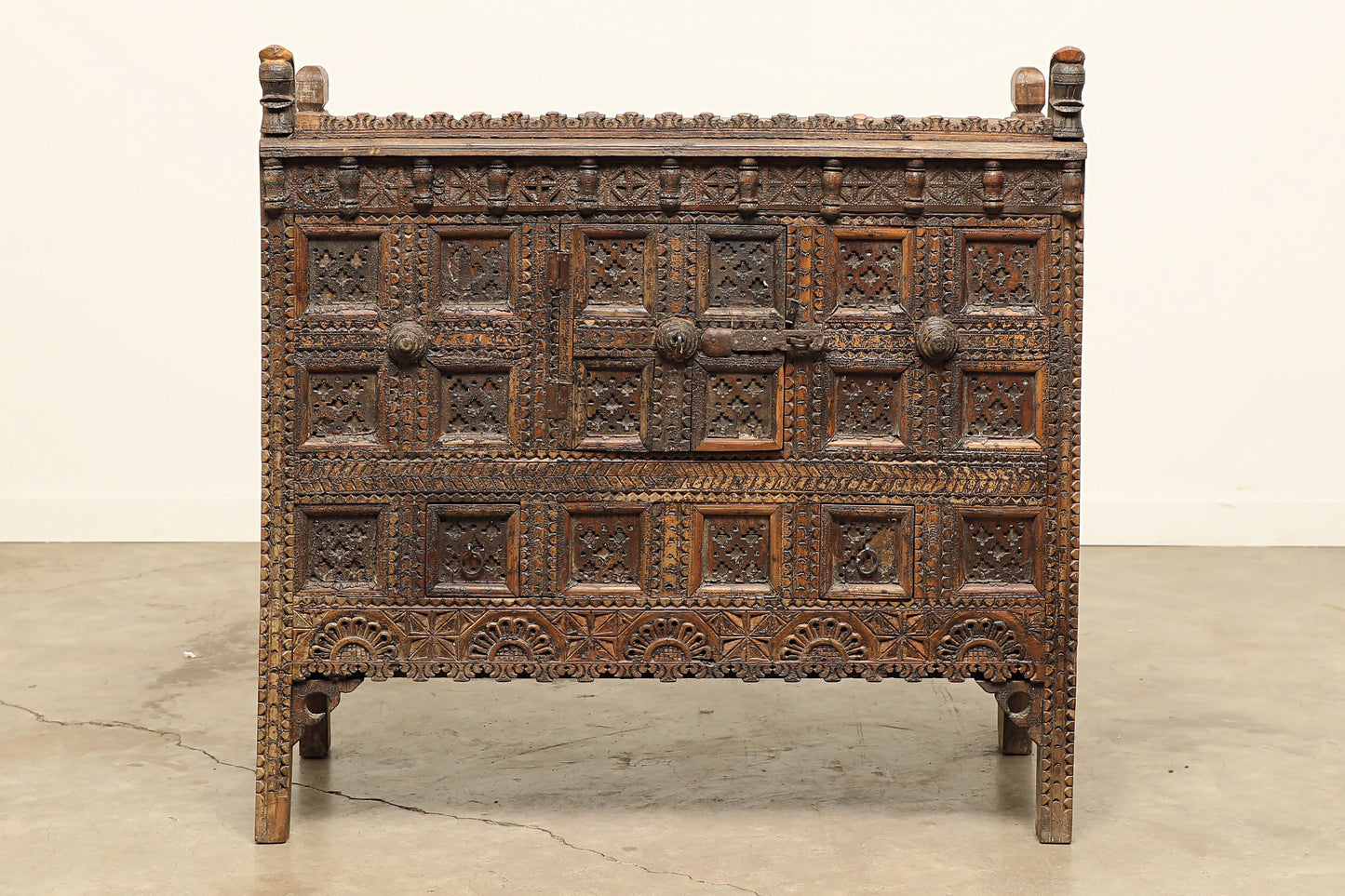 (SCG069) Vintage Damchiya (43x21x43)