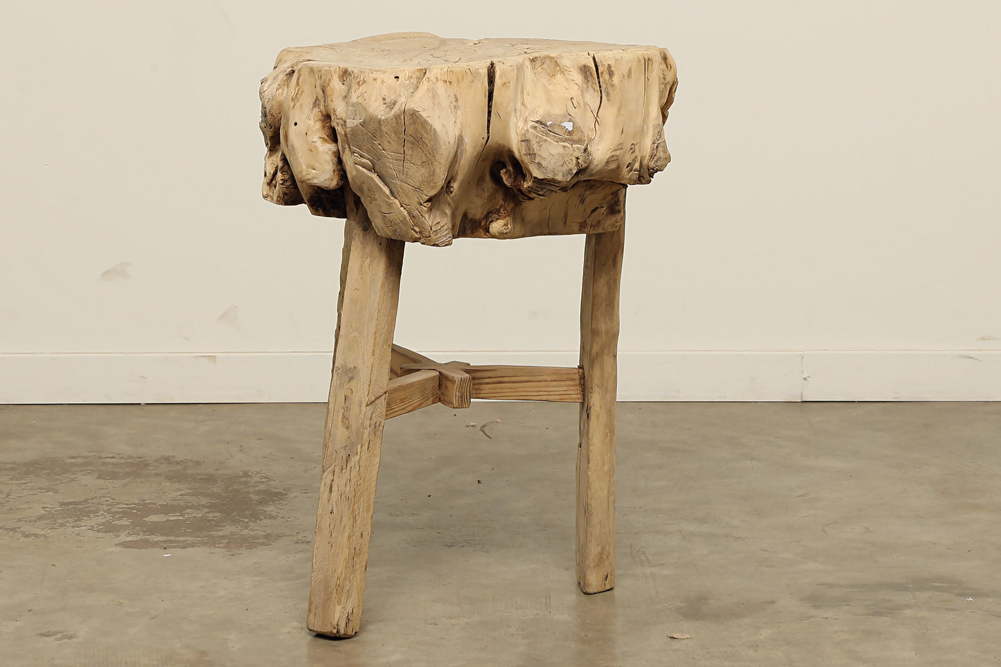 Hecho Side Table