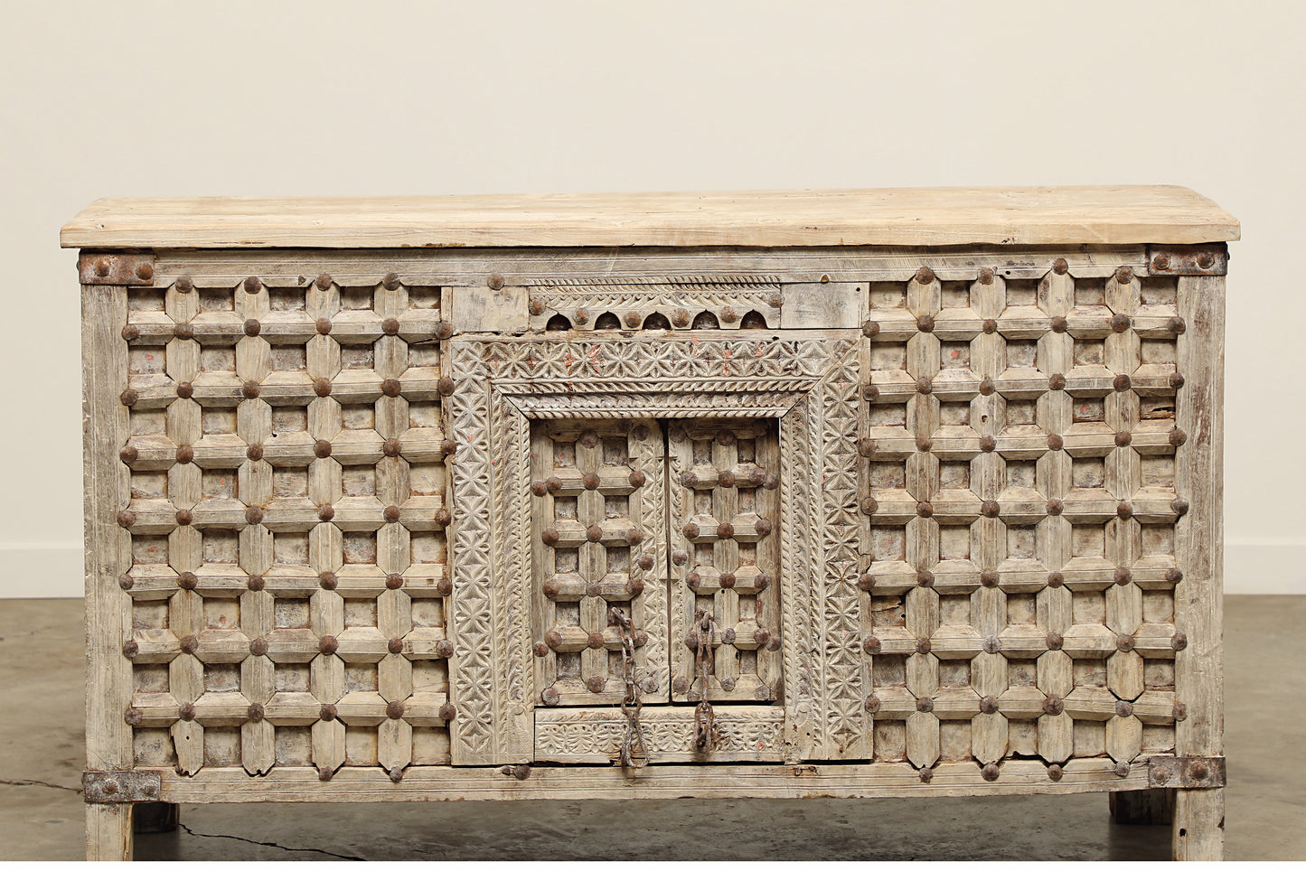 (SCP082) Vintage Carved Counter (60x17x35)