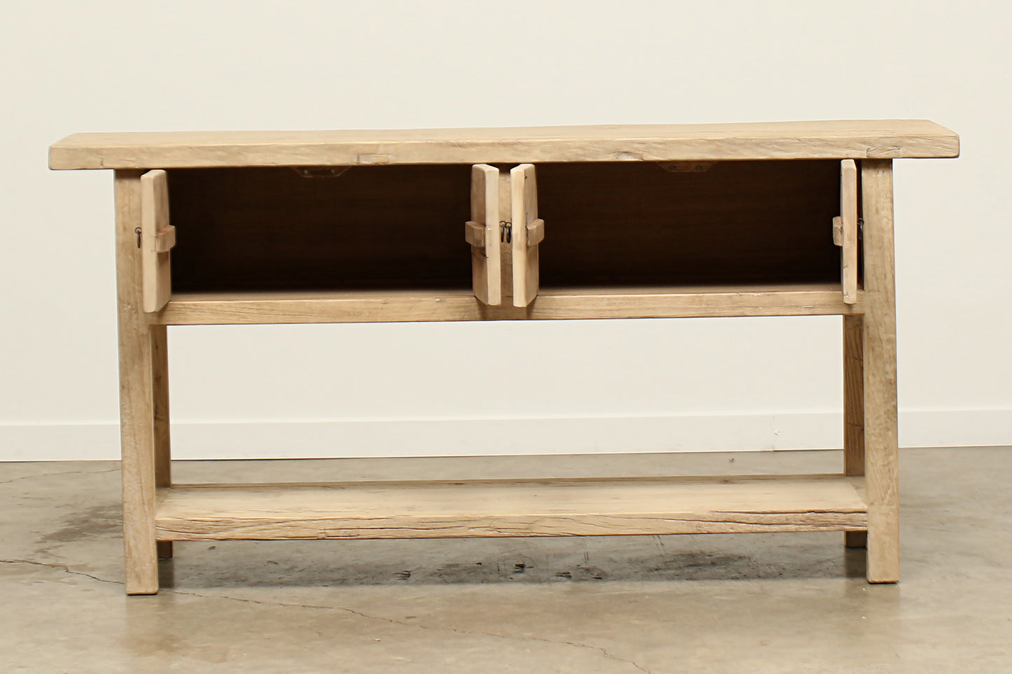 (GAQ074) Malta Console (67x18x33)